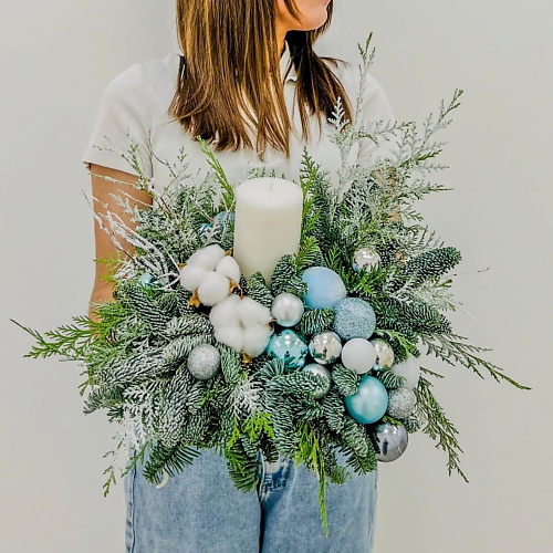 ЛЭТУАЛЬ FLOWERS Новогодняя композиция из нобилиса и туи со свечой и декором Снежный блик, Новогодняя композиция из нобилиса и туи со свечой и декором Снежный блик
ЛЭТУАЛЬ FLOWERS Новогодняя композиция из нобилиса и туи со свечой и декором Снежный блик, Новогодняя композиция из нобилиса и туи со свечой и декором Снежный блик