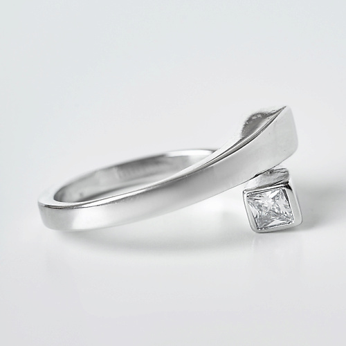 SHINE & BEAUTY Кольцо не замкнутое покрытое серебром с кристаллами Swarovski 1.0, Кольцо не замкнутое покрытое серебром с кристаллами Swarovski
SHINE & BEAUTY Кольцо не замкнутое покрытое серебром с кристаллами Swarovski 1.0, Кольцо не замкнутое покрытое серебром с кристаллами Swarovski