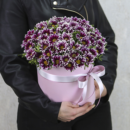 FLORPRO Розово-белая кустовая хризантема в розовой коробке "Эдем", Розово-белая кустовая хризантема в розовой коробке "Эдем"
FLORPRO Розово-белая кустовая хризантема в розовой коробке "Эдем", Розово-белая кустовая хризантема в розовой коробке "Эдем"