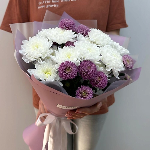 WISTERIA Букет из белоснежной хризантемы и фиолетовых мелкоцветов, Букет из белоснежной хризантемы и фиолетовых мелкоцветов
WISTERIA Букет из белоснежной хризантемы и фиолетовых мелкоцветов, Букет из белоснежной хризантемы и фиолетовых мелкоцветов