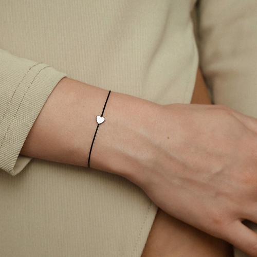 SOMETHING SPECIAL LIFESTYLE JEWELRY Браслет с большим серебряным сердцем на черной нити, Браслет с большим серебряным сердцем на черной нити
SOMETHING SPECIAL LIFESTYLE JEWELRY Браслет с большим серебряным сердцем на черной нити, Браслет с большим серебряным сердцем на черной нити