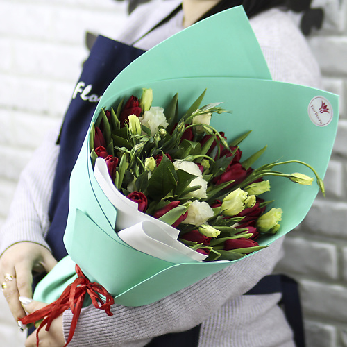 FLORPRO 25 красных тюльпанов с эустомой в упаковке, 25 красных тюльпанов с эустомой в упаковке
FLORPRO 25 красных тюльпанов с эустомой в упаковке, 25 красных тюльпанов с эустомой в упаковке
