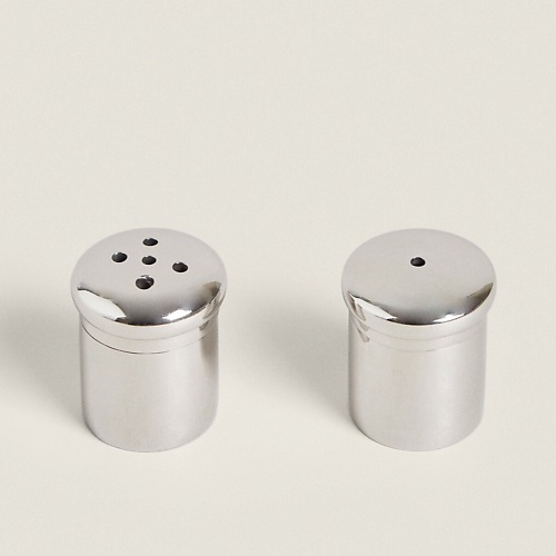 ZARA HOME Миниатюрный набор из стальной солонки и перечницы, Миниатюрный набор из стальной солонки и перечницы
ZARA HOME Миниатюрный набор из стальной солонки и перечницы, Миниатюрный набор из стальной солонки и перечницы