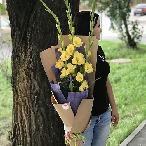FLORPRO 3 желтых гладиолуса в дизайнерской упаковке, 3 желтых гладиолуса в дизайнерской упаковке
FLORPRO 3 желтых гладиолуса в дизайнерской упаковке, 3 желтых гладиолуса в дизайнерской упаковке
