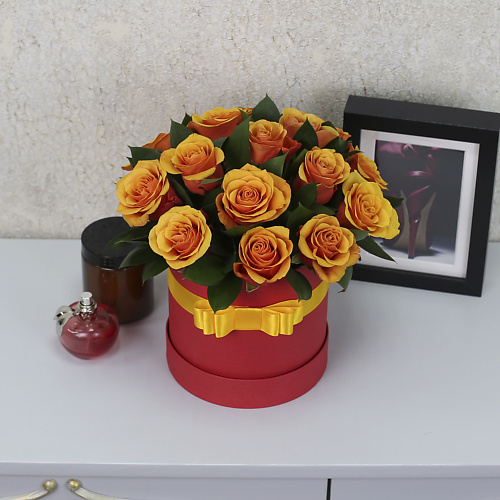 FLORPRO 15 красно-оранжевых роз "Эспана" с зеленью в шляпной коробке, 15 красно-оранжевых роз "Эспана" с зеленью в шляпной коробке
FLORPRO 15 красно-оранжевых роз "Эспана" с зеленью в шляпной коробке, 15 красно-оранжевых роз "Эспана" с зеленью в шляпной коробке