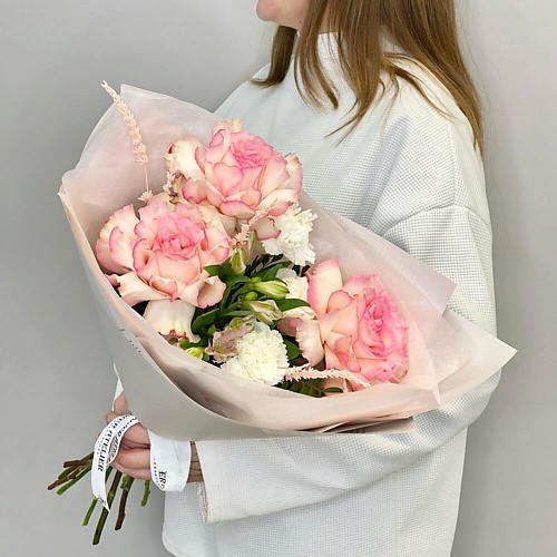 JULES FLOWER ATELIER «Квартал Марэ» букет с французской розой, альстромерией и диантусом, «Квартал Марэ» букет с французской розой, альстромерией и диантусом
JULES FLOWER ATELIER «Квартал Марэ» букет с французской розой, альстромерией и диантусом, «Квартал Марэ» букет с французской розой, альстромерией и диантусом