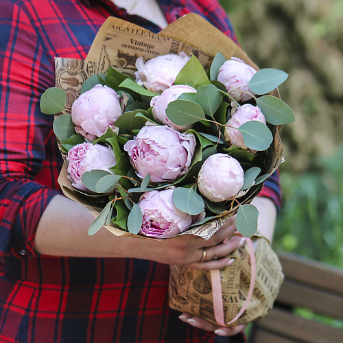 FLORPRO 9 пионов Сара Бернар с эвкалиптом в крафт бумаге, 9 пионов Сара Бернар с эвкалиптом в крафт бумаге
FLORPRO 9 пионов Сара Бернар с эвкалиптом в крафт бумаге, 9 пионов Сара Бернар с эвкалиптом в крафт бумаге