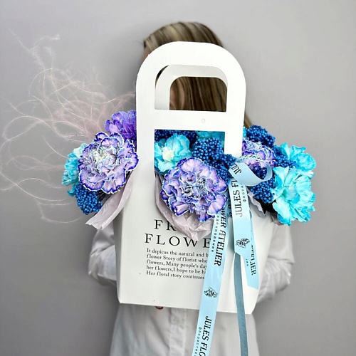 JULES FLOWER ATELIER «Аметист» композиция из диантусов в сумочке, «Аметист» композиция из диантусов в сумочке
JULES FLOWER ATELIER «Аметист» композиция из диантусов в сумочке, «Аметист» композиция из диантусов в сумочке