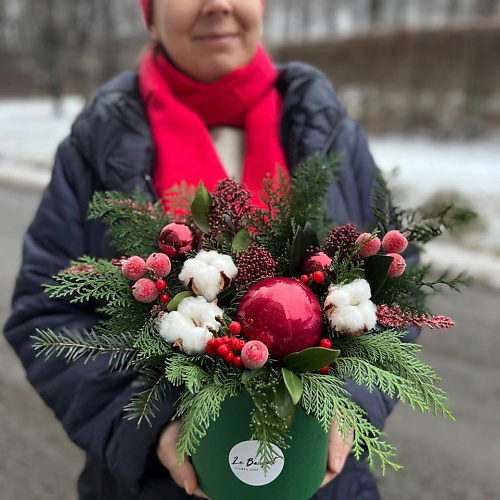 LE BOUQUET Зимний букет из тиу хлопка и новогодних игрушек, Зимний букет из тиу хлопка и новогодних игрушек
LE BOUQUET Зимний букет из тиу хлопка и новогодних игрушек, Зимний букет из тиу хлопка и новогодних игрушек