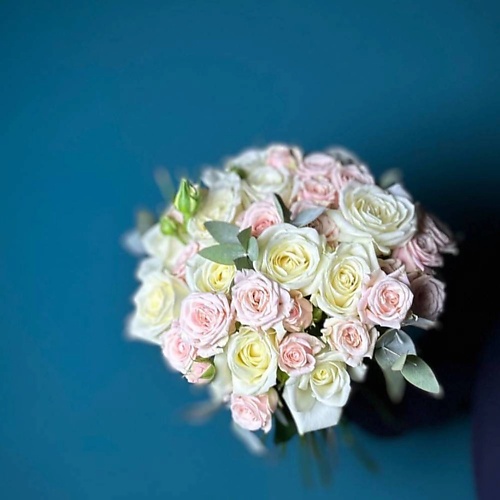 GLOW FLOWERS Букет невесты из кустовой и одноголовой розы, Букет невесты из кустовой и одноголовой розы
GLOW FLOWERS Букет невесты из кустовой и одноголовой розы, Букет невесты из кустовой и одноголовой розы