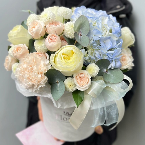FLORES Нежная голубая гортензия и пионовидные розы в бархатной коробке, Нежная голубая гортензия и пионовидные розы в бархатной коробке
FLORES Нежная голубая гортензия и пионовидные розы в бархатной коробке, Нежная голубая гортензия и пионовидные розы в бархатной коробке