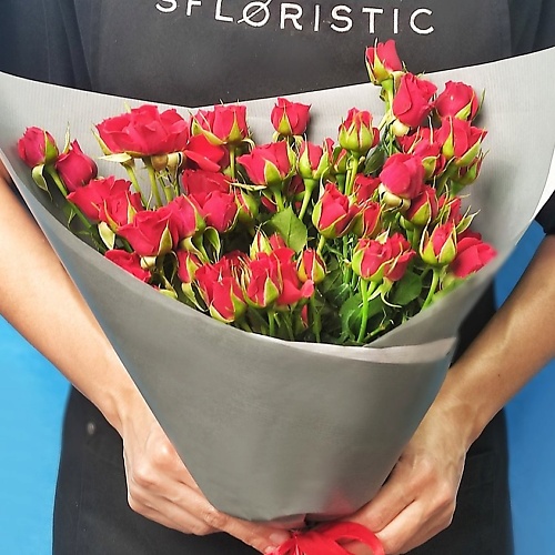 STUDIO FLORISTIC Букет красных кустовых роз 9 шт «Привлекательной», Букет красных кустовых роз 9 шт «Привлекательной»
STUDIO FLORISTIC Букет красных кустовых роз 9 шт «Привлекательной», Букет красных кустовых роз 9 шт «Привлекательной»