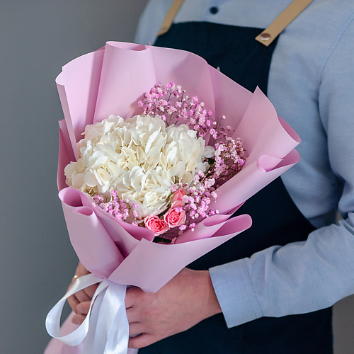 ЦВЕТНИК ЦВЕТЫ И ПОДАРКИ Нежный букет с гортензией, Нежный букет с гортензией
ЦВЕТНИК ЦВЕТЫ И ПОДАРКИ Нежный букет с гортензией, Нежный букет с гортензией