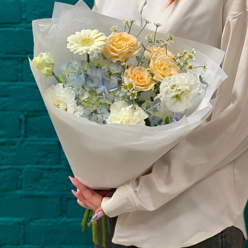 ЦВЕТЫ МИШКИ Букет из кустовой розы и герберы, Букет из кустовой розы и герберы
ЦВЕТЫ МИШКИ Букет из кустовой розы и герберы, Букет из кустовой розы и герберы