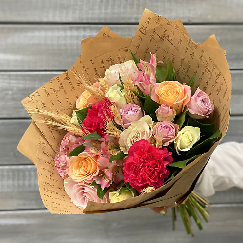 БУКЕТ МАРКЕТ ДАРИТЕ С УДОВОЛЬСТВИЕМ Букет из роз, гвоздик и альстромерий, Букет из роз, гвоздик и альстромерий
БУКЕТ МАРКЕТ ДАРИТЕ С УДОВОЛЬСТВИЕМ Букет из роз, гвоздик и альстромерий, Букет из роз, гвоздик и альстромерий