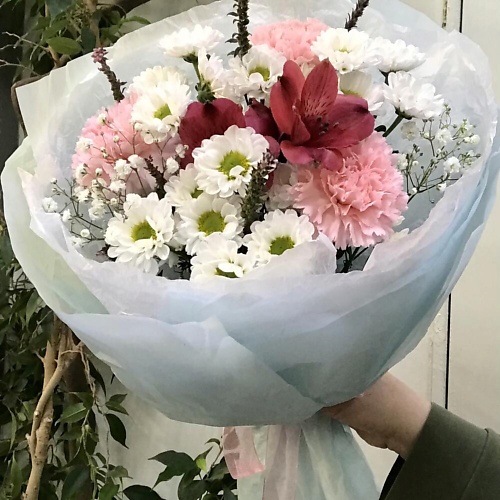 ILE DE FLEURS Хризантема в букете с яркими цветами гвоздикой и альстромерией, Хризантема в букете с яркими цветами гвоздикой и альстромерией
ILE DE FLEURS Хризантема в букете с яркими цветами гвоздикой и альстромерией, Хризантема в букете с яркими цветами гвоздикой и альстромерией