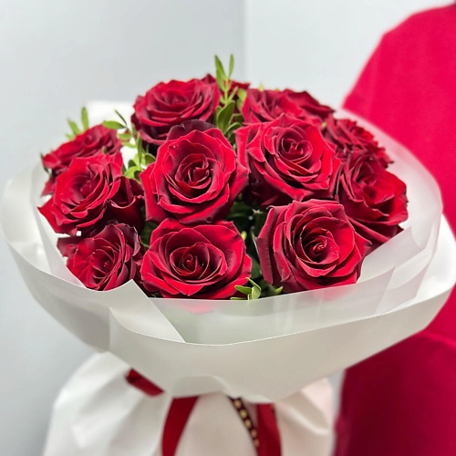 FLORES Букет живых цветов из 15 бордовых красных роз с зеленью, Букет живых цветов из 15 бордовых красных роз с зеленью
FLORES Букет живых цветов из 15 бордовых красных роз с зеленью, Букет живых цветов из 15 бордовых красных роз с зеленью