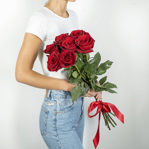 Букет живых цветов ЛЭТУАЛЬ FLOWERS Букет из высоких красных роз Эквадор 7 шт. (70 см)