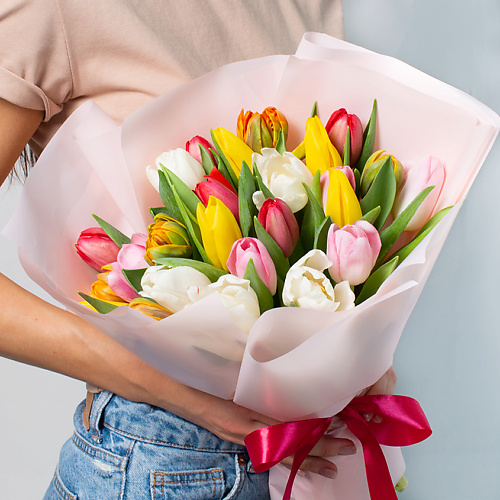 Букет живых цветов ЛЭТУАЛЬ FLOWERS Букет из разноцветных тюльпанов 25 шт.
