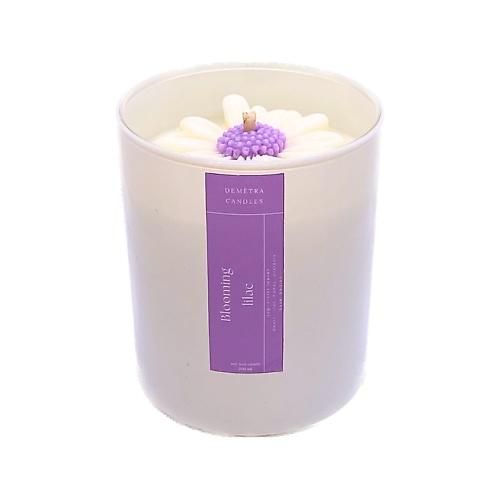 DEMETRA CANDLES Свеча ароматическая с ароматом сирени Blooming lilac 400 demetra candles свеча ароматическая с ароматом свежескошенной травы cube 130