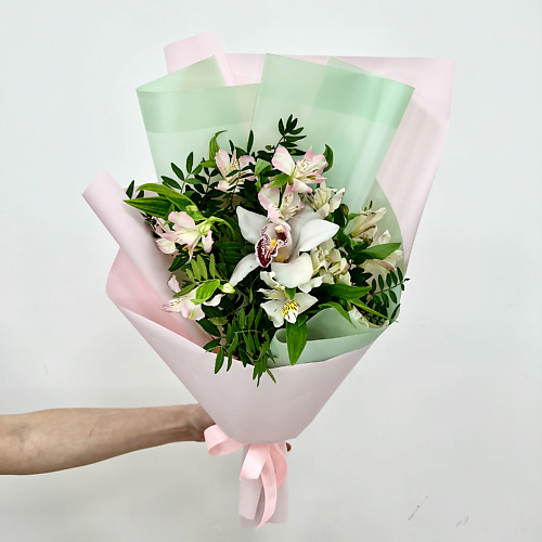 ЛЭТУАЛЬ FLOWERS Букет из альстромерии, орхидеи и писташи пакет крафтовый flowers for you 39 х 30 х 14 см