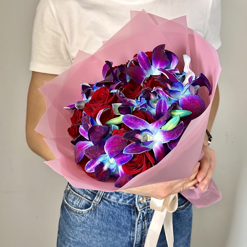 Букет живых цветов ЛЭТУАЛЬ FLOWERS Букет из космических орхидей и бордовых роз цена и фото