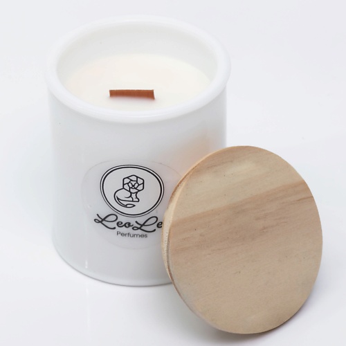Свеча LEOLEO PERFUMES Ароматическая свеча Holy Wood ароматическая свеча blond wood свеча 180г