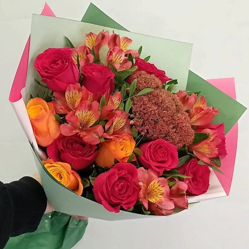 Букет живых цветов VORNIKOV BOUQUETS Букет с розами Серенада