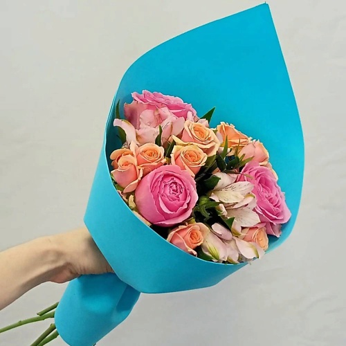 Букет живых цветов VORNIKOV BOUQUETS Букет с розами Бархатистый звон