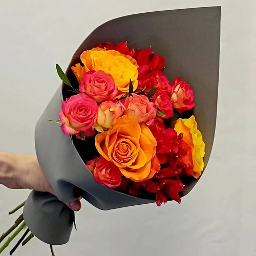 VORNIKOV BOUQUETS Букет с розами Ангелок фоторамка пластик 15х20 см овал с серебристыми розами серая 23х18х1 5 см