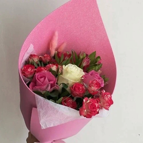 VORNIKOV BOUQUETS Букет с розами Милый комплимент открытка комплимент счастье ждёт тебя ы белый фон 8 х 6 см