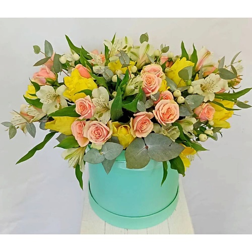Букет живых цветов VORNIKOV BOUQUETS Цветы в коробке Цветочный вальс