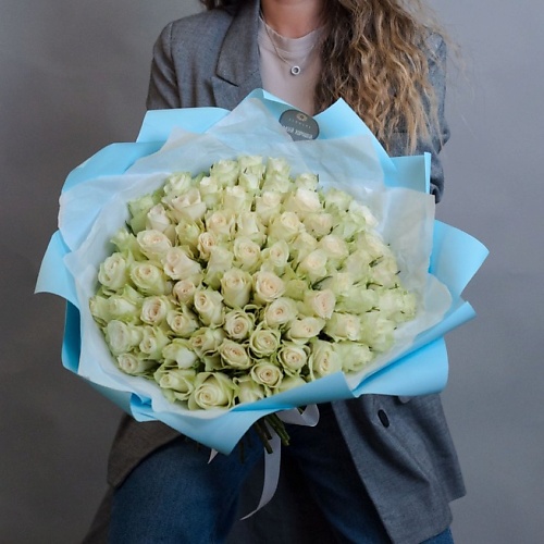 Букет живых цветов FLOWERY Роза Кения 40 см белые (Standart) 71 шт