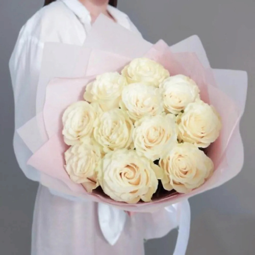 цена Букет живых цветов PINKBUKET Букет из 11 белых роз Teona