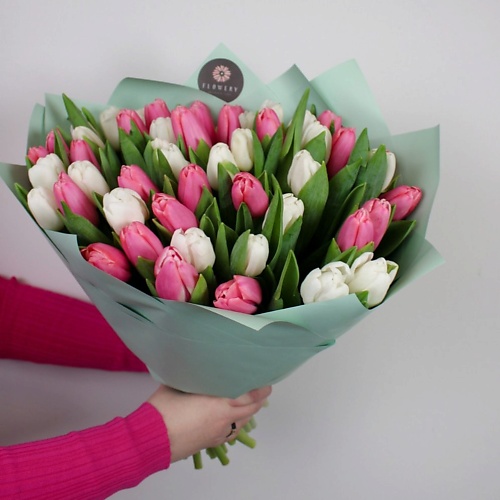 Букет живых цветов FLOWERY Моно букет из 51 тюльпана