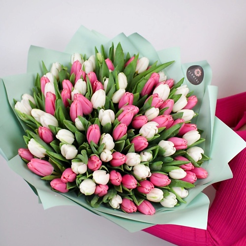 Букет живых цветов FLOWERY Моно букет из 101 тюльпана