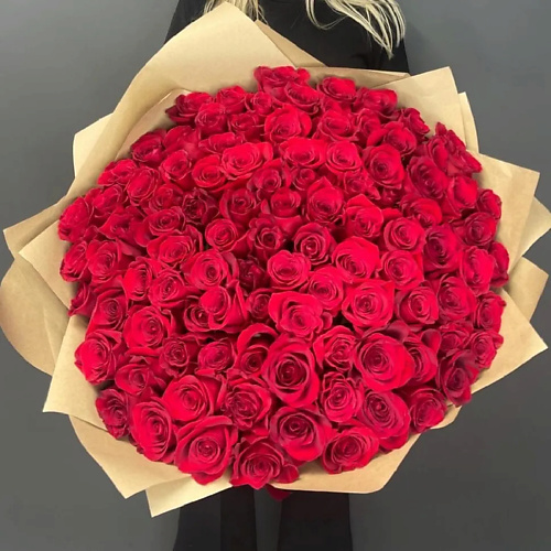 цена Букет живых цветов PINKBUKET Букет из 101 красной розы