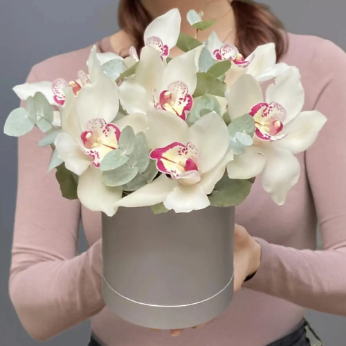 цена Букет живых цветов PINKBUKET Букет из орхидей White beauty