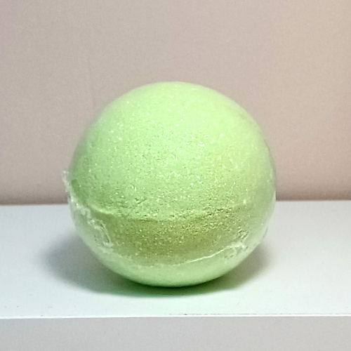 Бомбочка для ванны УТКА В ПЕНЕ Бомбочка для ванны Зеленое яблоко сумка бульдог в космосе зеленое яблоко