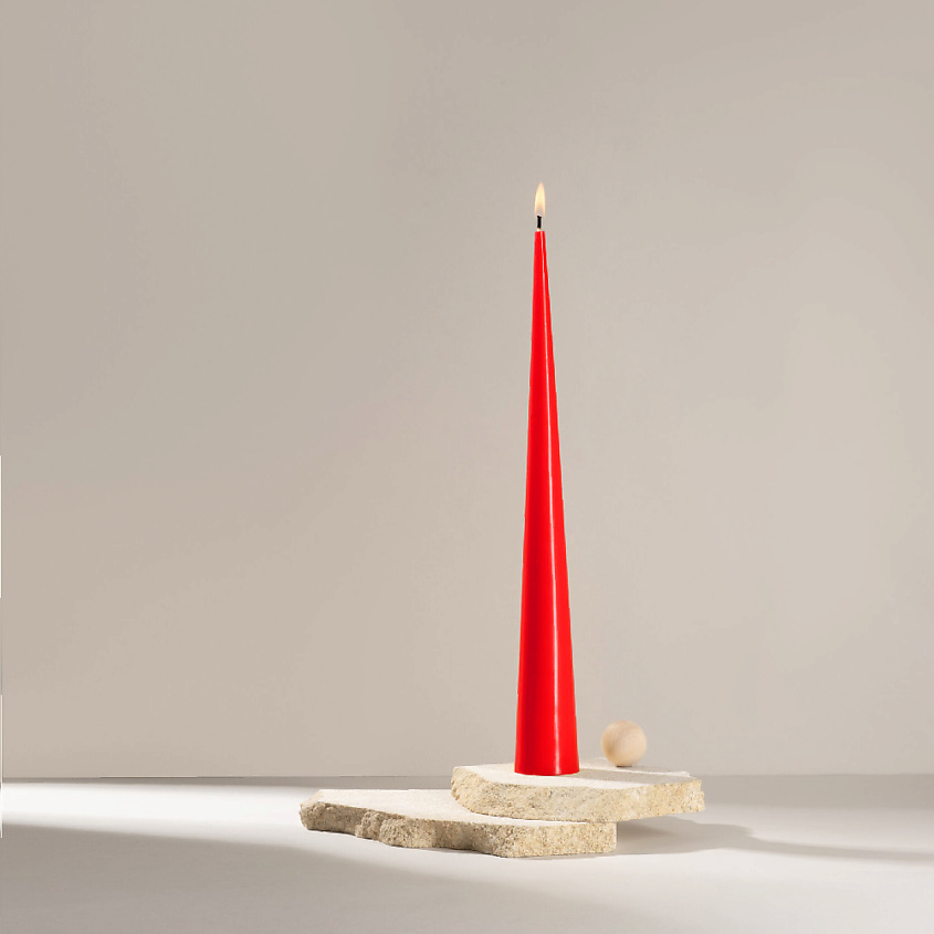 Изображение товара Декоративная коническая свеча ALDECANDLES 36 см красная элегантный интерьерный аксессуар