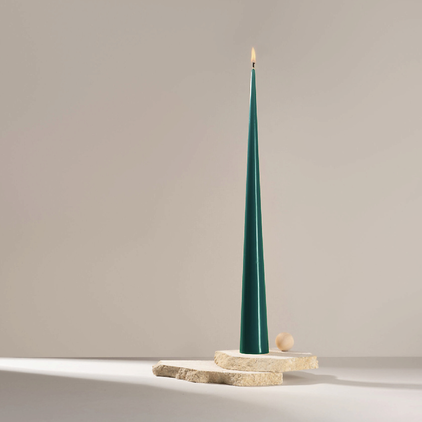 Изображение товара Коническая декоративная свеча ALDECANDLES 47 см изумрудного цвета