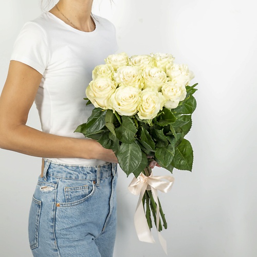Букет живых цветов ЛЭТУАЛЬ FLOWERS Букет из высоких белых роз Эквадор 11 шт. (70 см) цена и фото