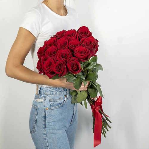 Букет живых цветов ЛЭТУАЛЬ FLOWERS Букет из высоких красных роз Эквадор 15 шт. (70 см)