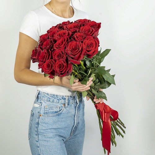 ЛЭТУАЛЬ FLOWERS Букет из высоких красных роз Эквадор 19 шт. (70 см) лэтуаль flowers букет из высоких красно белых роз эквадор 25 шт 70 см
