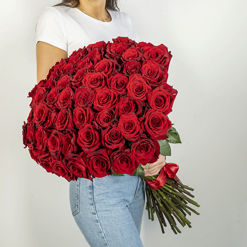 ЛЭТУАЛЬ FLOWERS Букет из высоких красных роз Эквадор 51 шт. (70 см) лэтуаль flowers букет из красных тюльпанов 15 шт