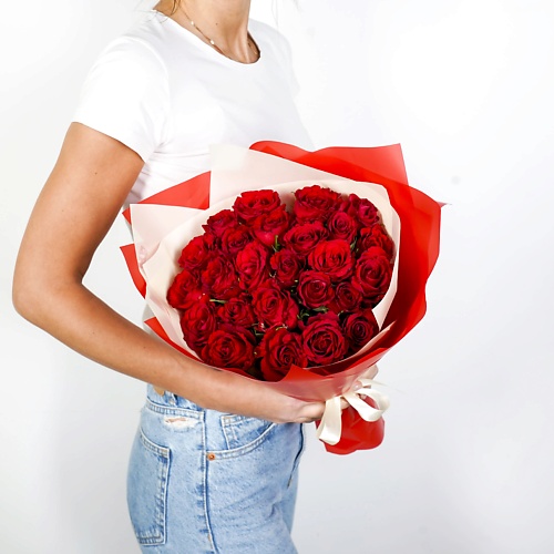 ЛЭТУАЛЬ FLOWERS Букет из красных роз Кения 25 шт. ( 35 см) лэтуаль flowers букет из красных роз кения 51 шт 35 см