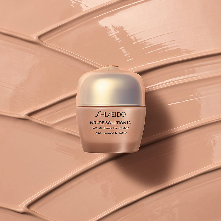 

SHISEIDO Тональное средство с эффектом сияния E Future Solution LX, Тональное средство с эффектом сияния E Future Solution LX