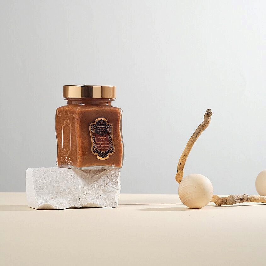 Vanilla amber musk. Гоммаж la Sultane de Saba. Sultan Ambre Vanille Patchouli крем для тела. La Sultane de Saba Amber Musk Sandalwood гоммаж. Черное мыло для лица и тела с эвкалиптом la Sultane de Saba.