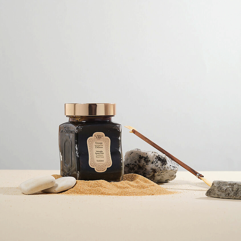LA SULTANE DE SABA Черное мыло для лица и тела с эвкалиптом Voyage Delices Black Soap