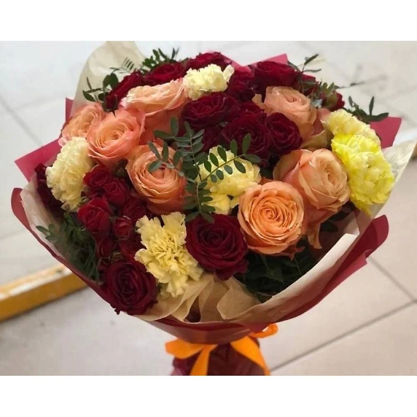 Изображение товара VORNIKOV BOUQUETS Букет Добрые слова, Роза пионовидная (7 шт.), роза кустовая (4 шт.), диантус сортовой (6 шт.), писташ, упаковка дизайнерская (35х45 см)
